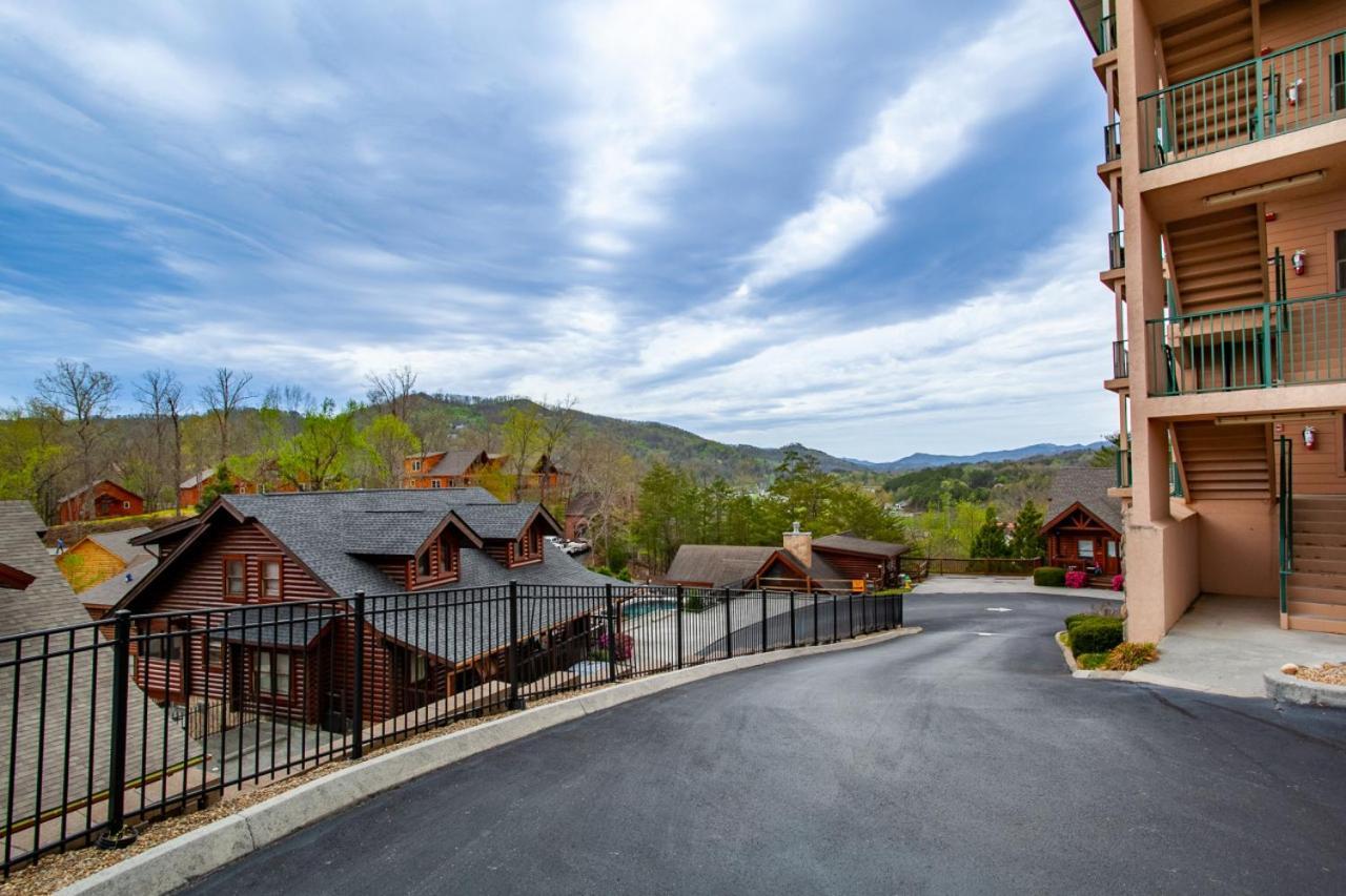 פיג'ן פורג' The Bear Paw Palace Mtn View And Community Pools מראה חיצוני תמונה