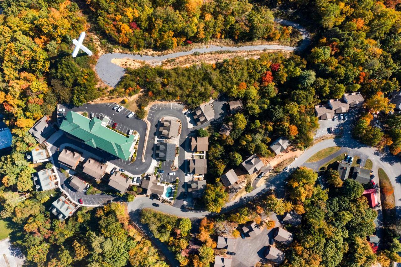 פיג'ן פורג' The Bear Paw Palace Mtn View And Community Pools מראה חיצוני תמונה